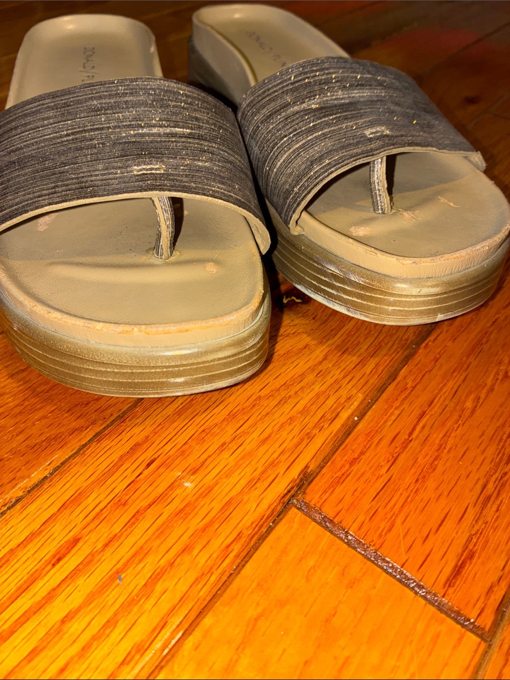 Donald J. Pliner Fiji gold  Slide Sandals - Picture 6 of 6